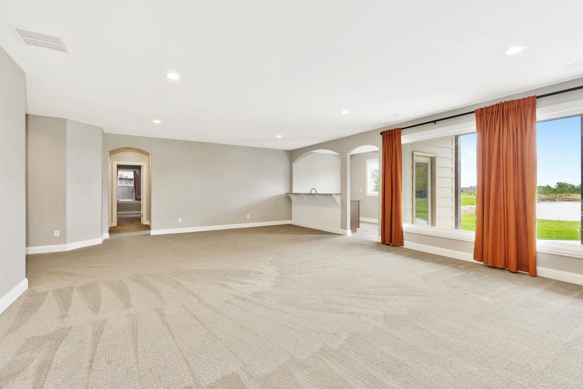 5958 E Forbes Street Bel Aire KS 67220