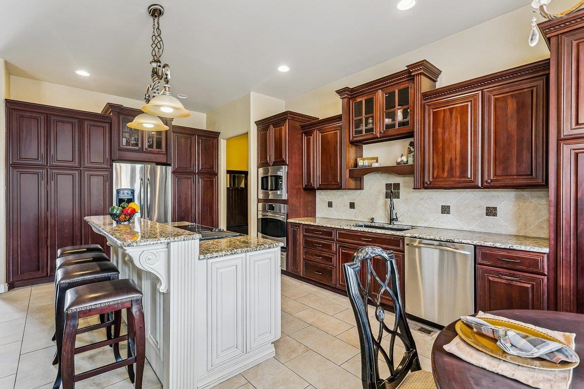 6906 E Summerside Court Bel Aire KS 67226