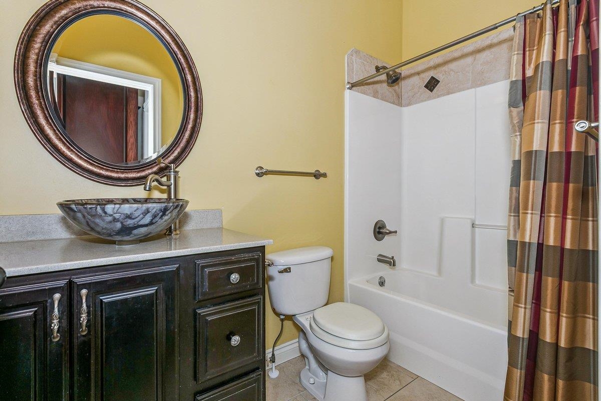 6906 E Summerside Court Bel Aire KS 67226