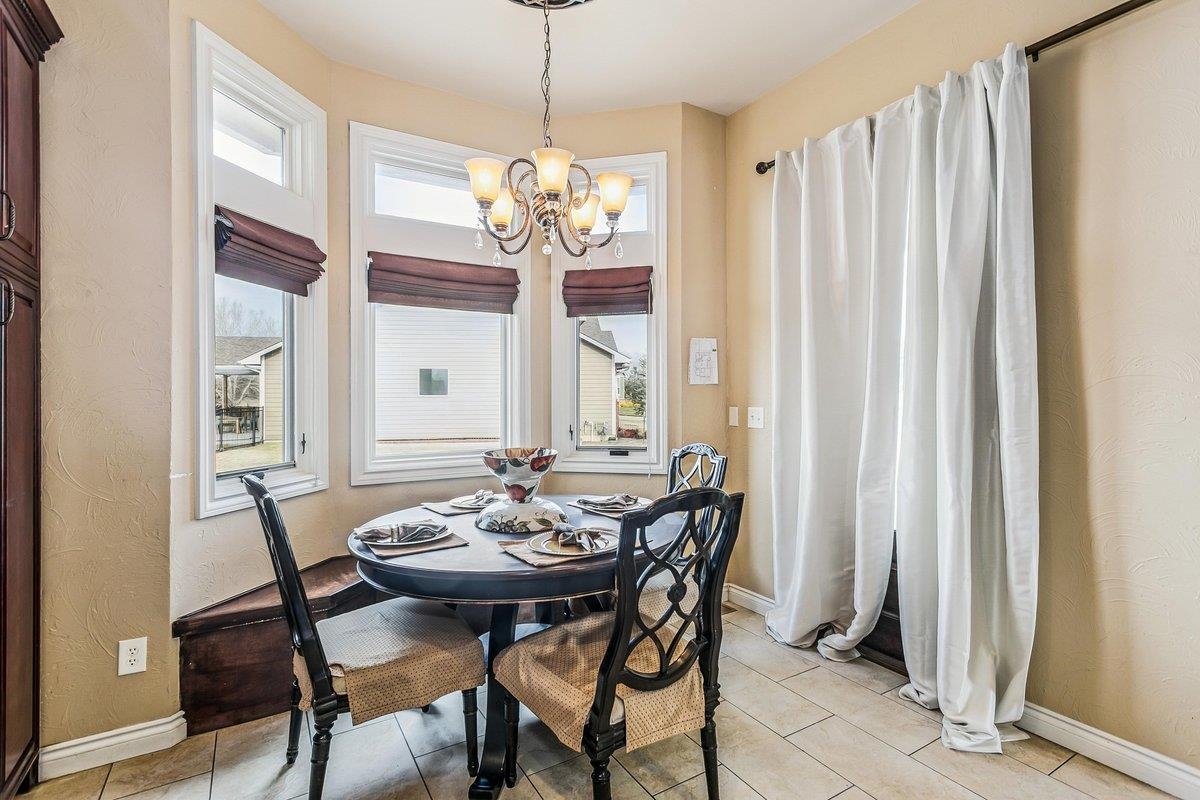 6906 E Summerside Court Bel Aire KS 67226