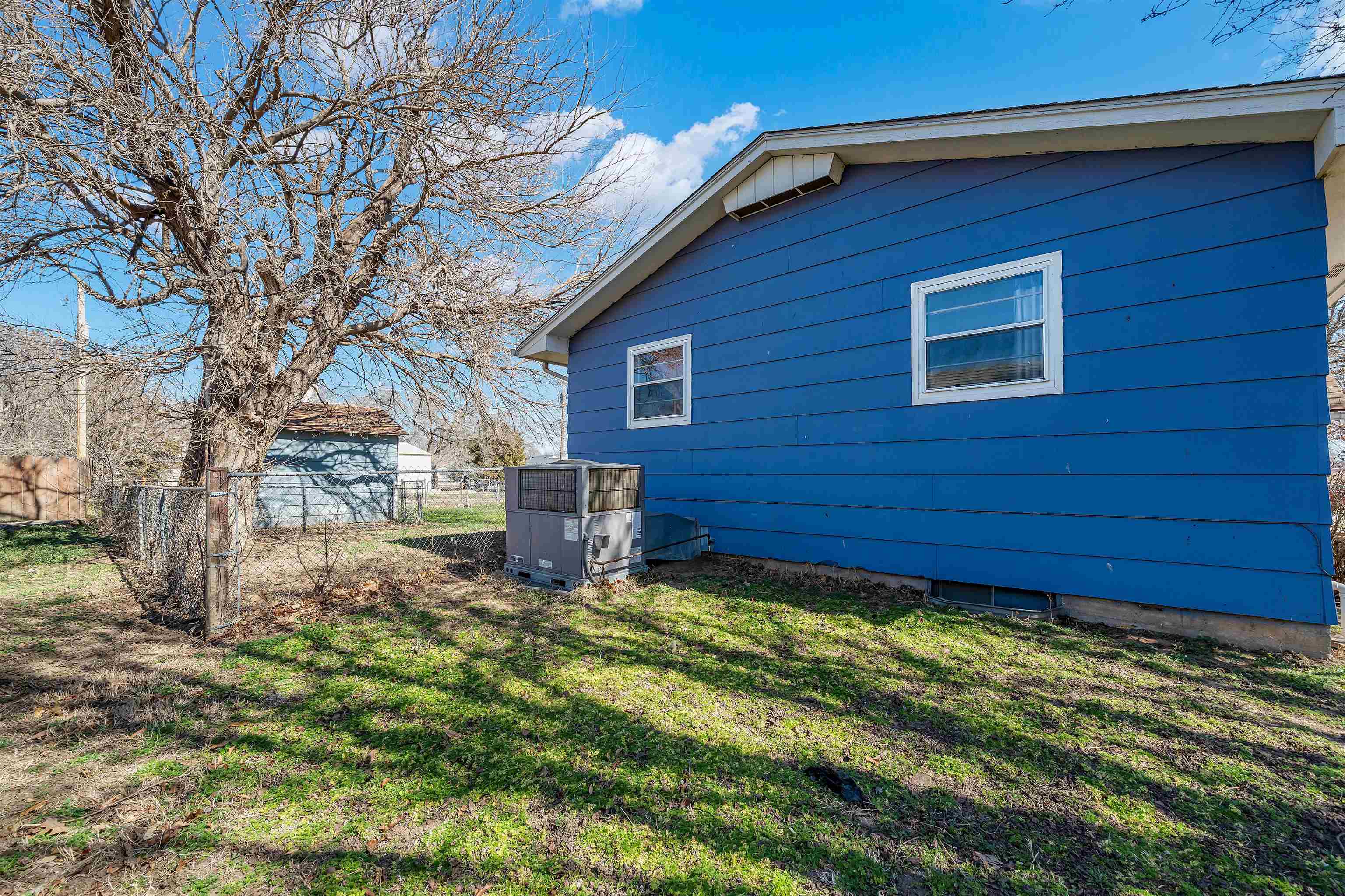 212 W 9th Street Harper KS 67058