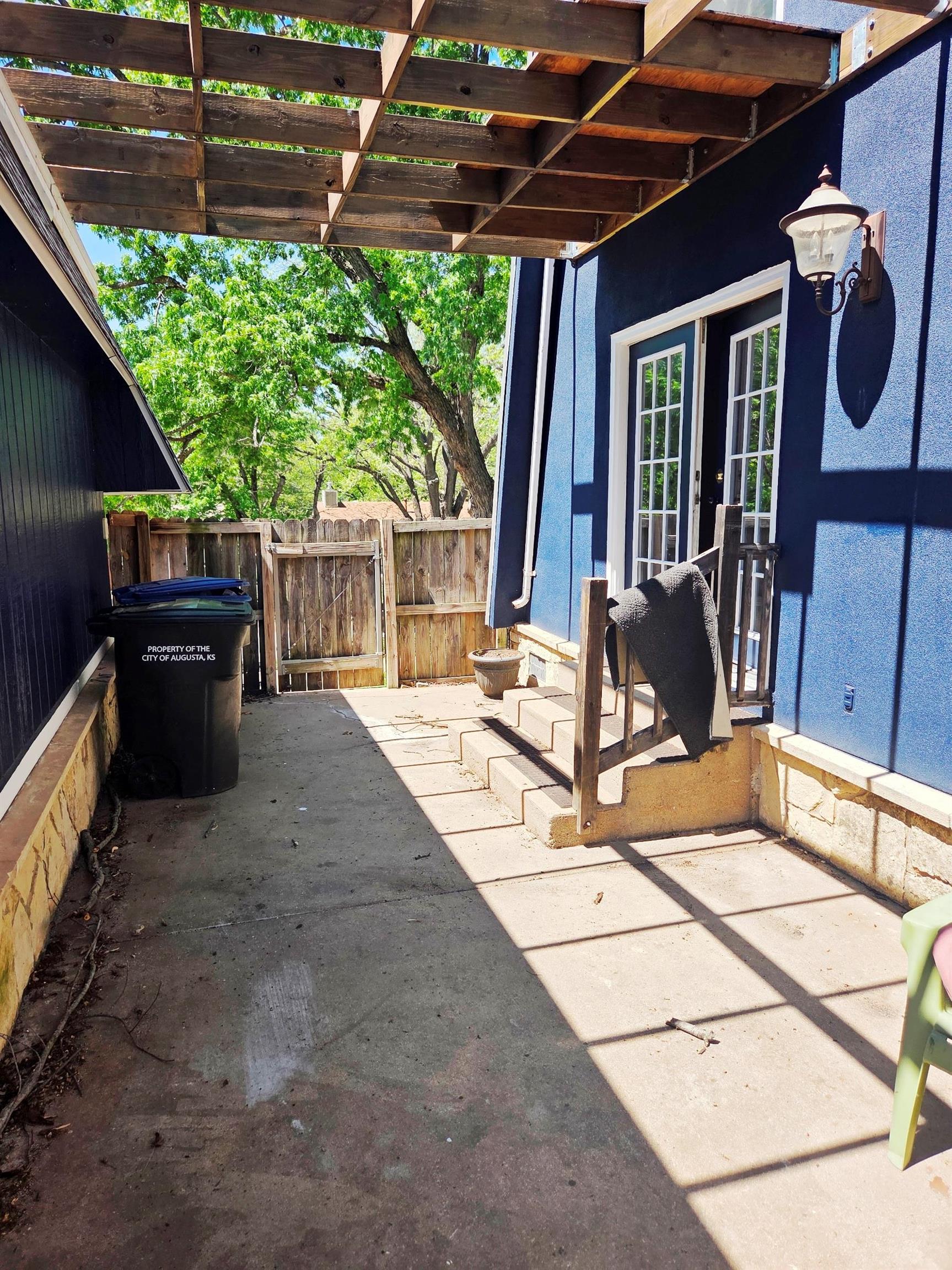 1120 Helen Augusta KS 67010