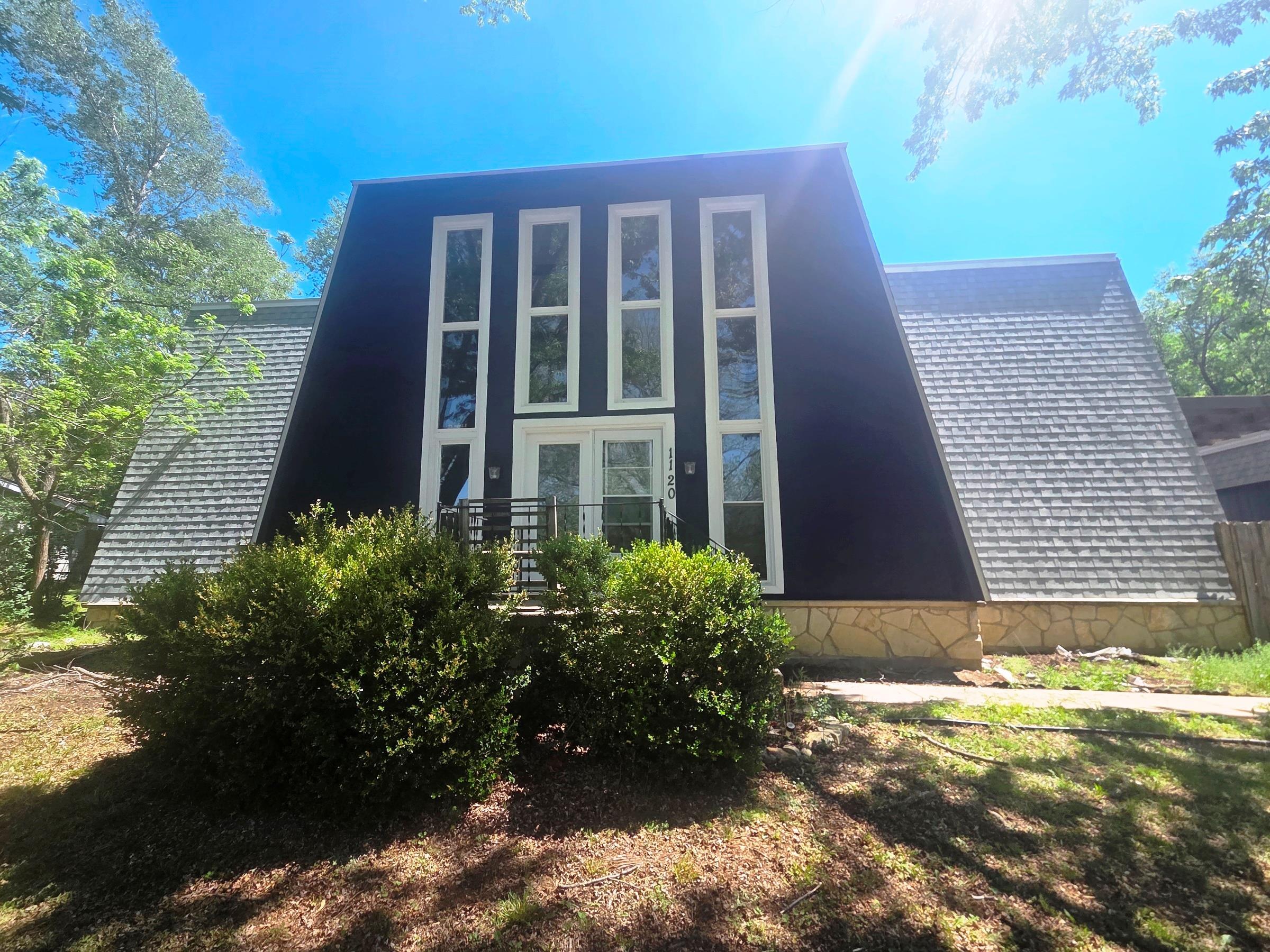 1120 Helen Augusta KS 67010