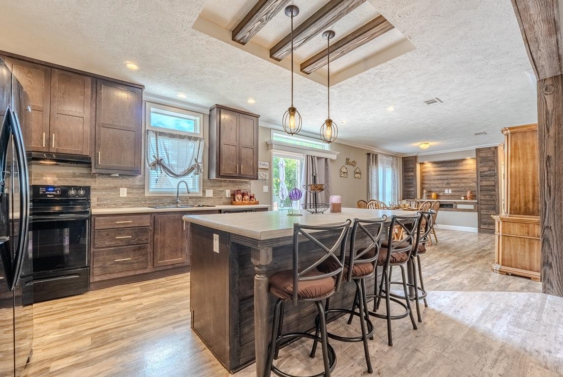 1306 Loomis Street Winfield KS 67156