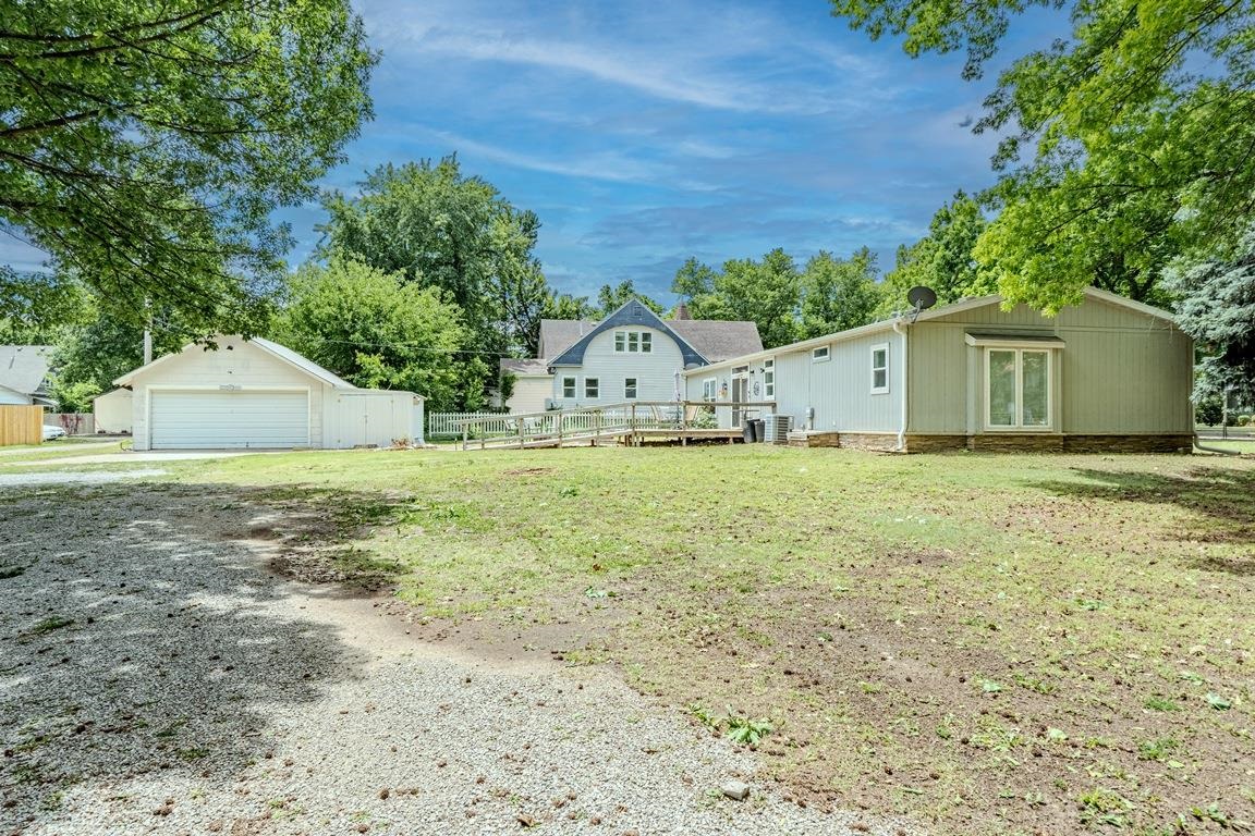 1306 Loomis Street Winfield KS 67156