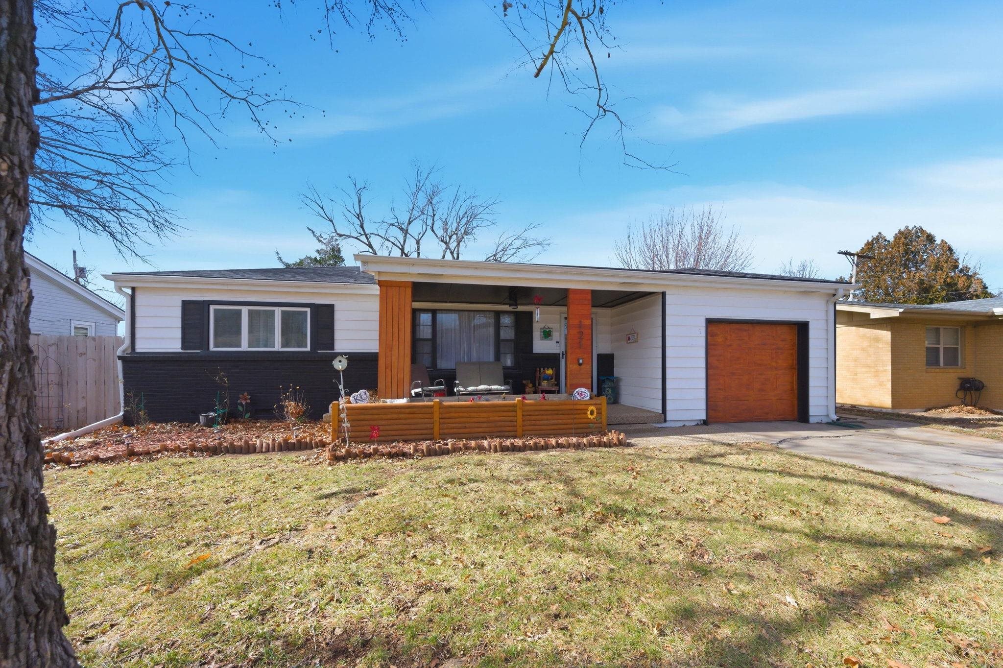 Haysville KS, 121 Western Avenue