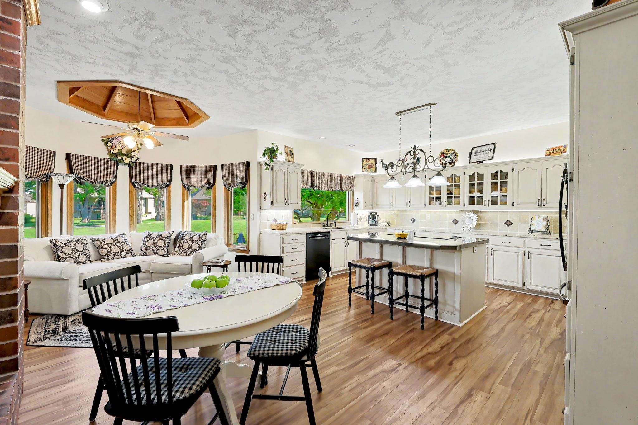 2526 N High Point Circle Wichita KS 67205