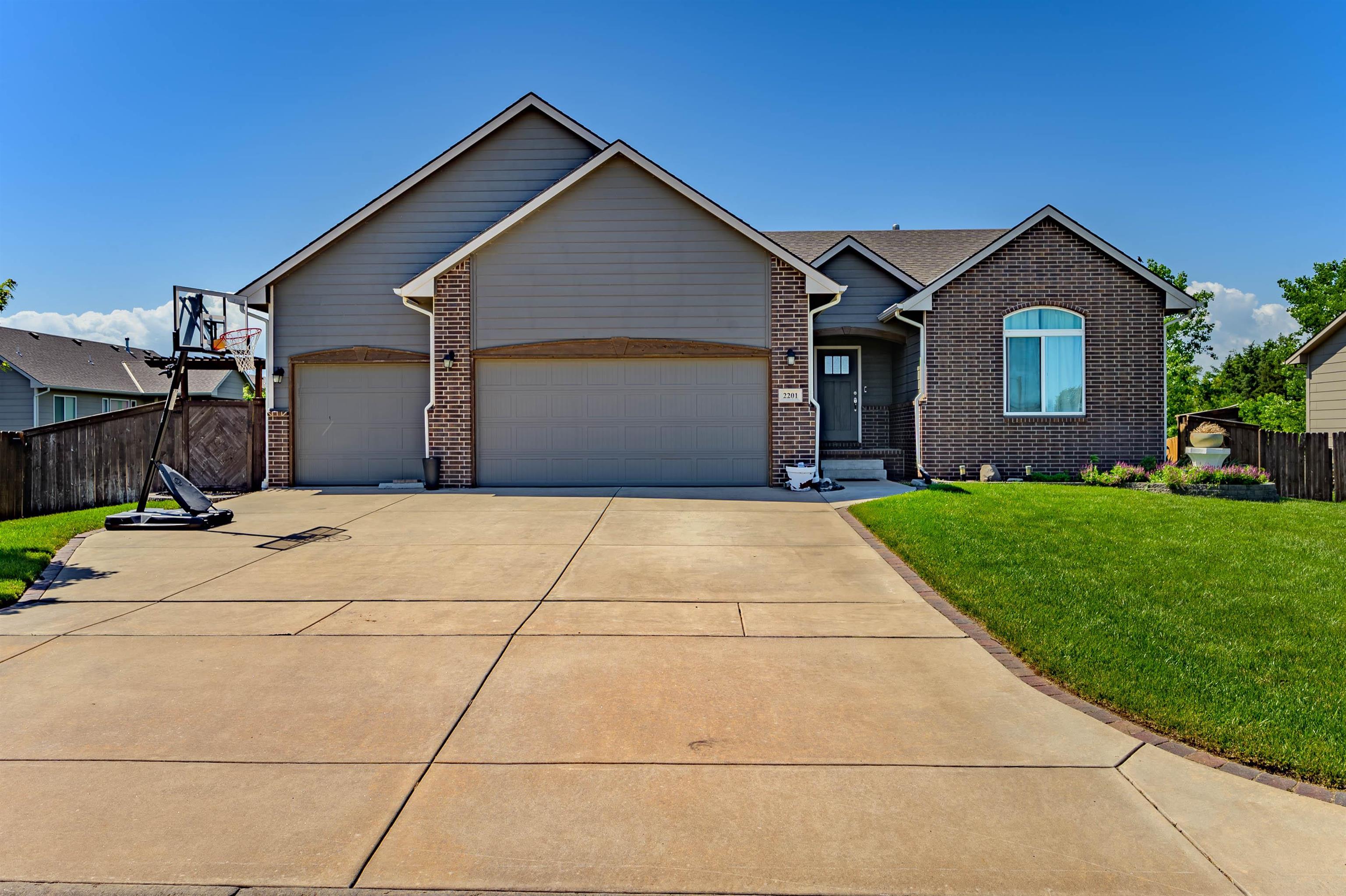 2201 E Sunset Street Goddard KS 67052-8642