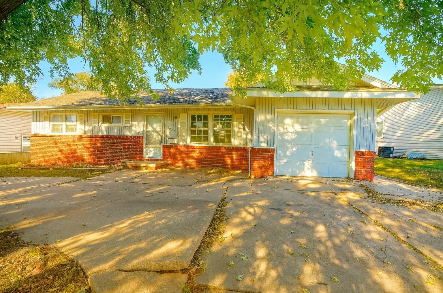 1721 N State Augusta KS 67010