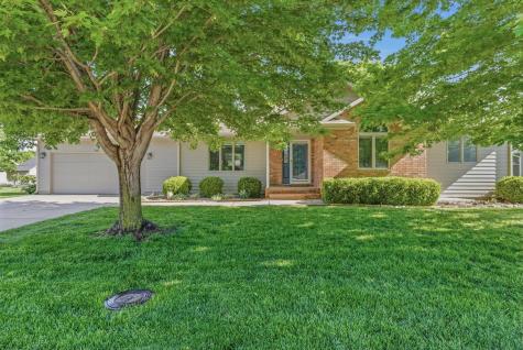 506 Wedgewood Court Hesston KS 67062