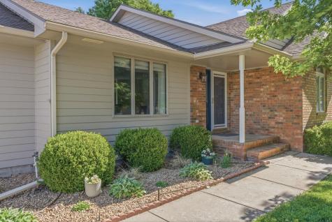 506 Wedgewood Court Hesston KS 67062
