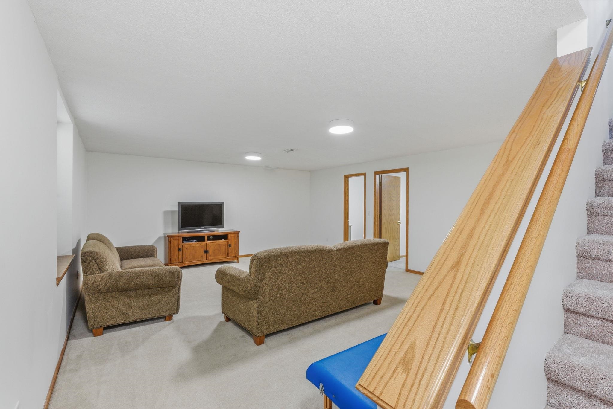 506 Wedgewood Court Hesston KS 67062