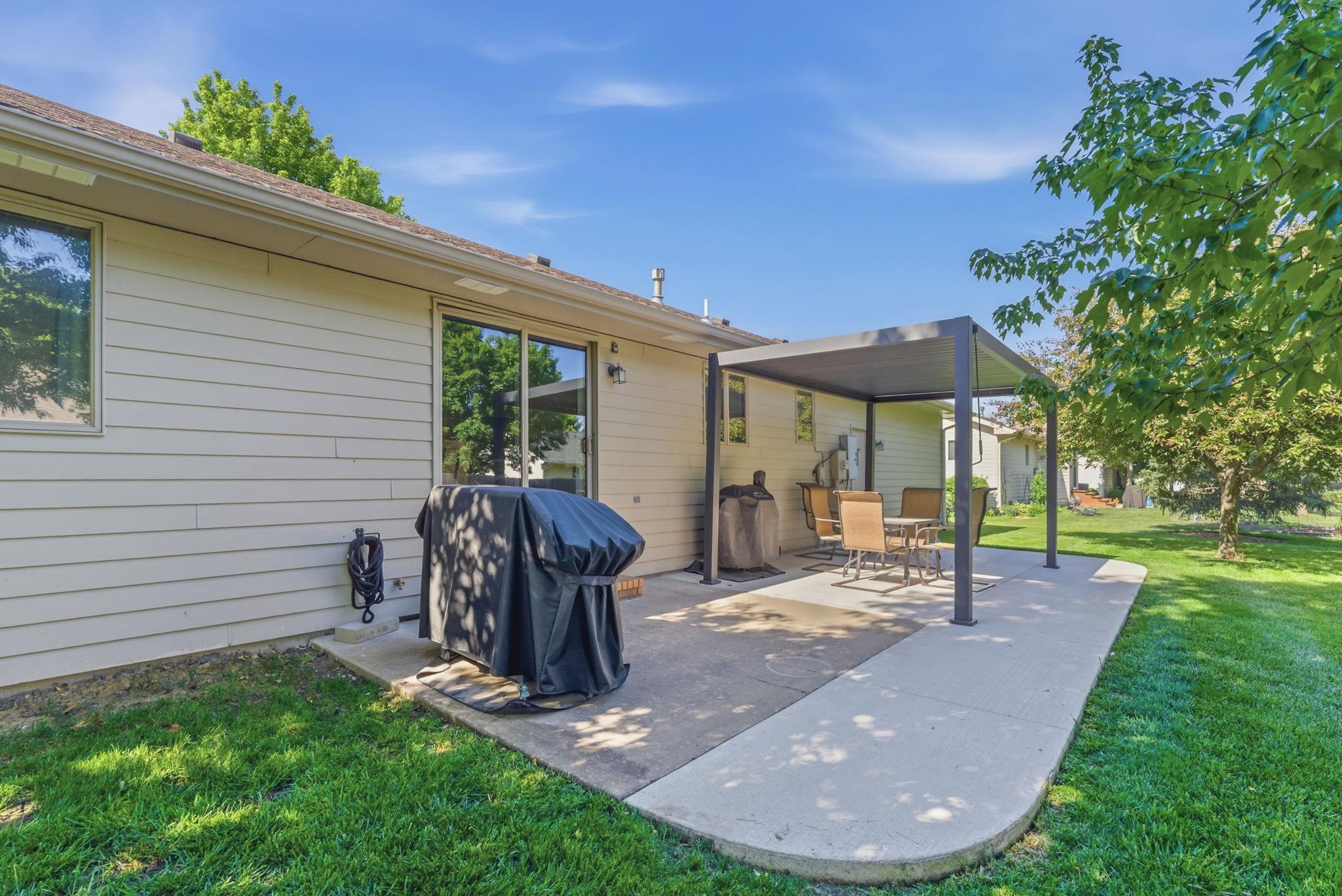 506 Wedgewood Court Hesston KS 67062