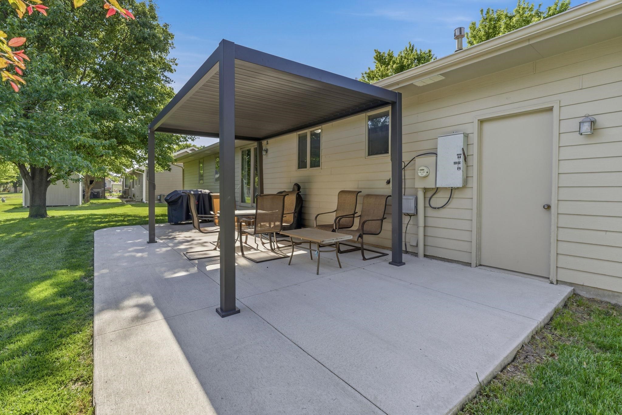 506 Wedgewood Court Hesston KS 67062