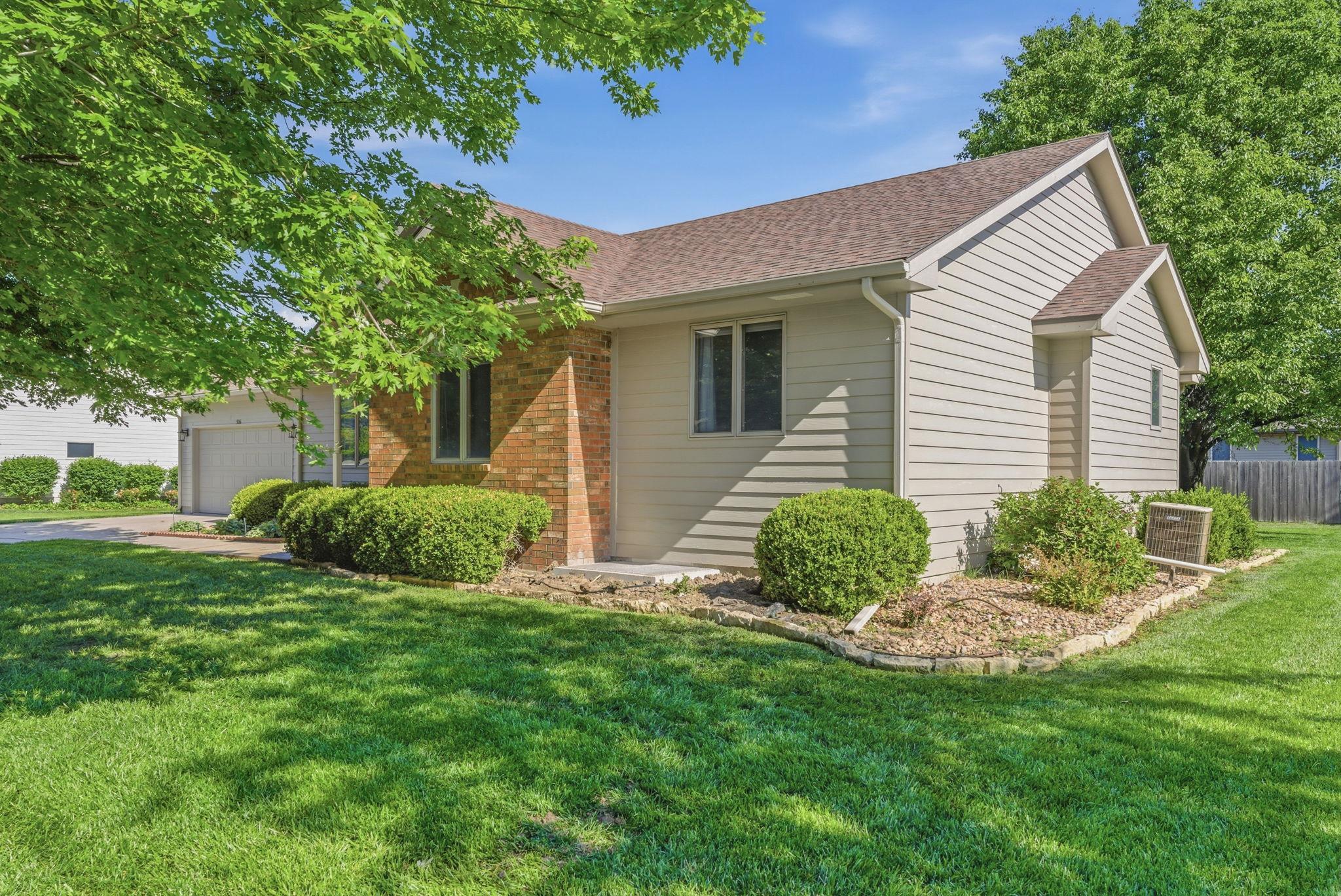 506 Wedgewood Court Hesston KS 67062