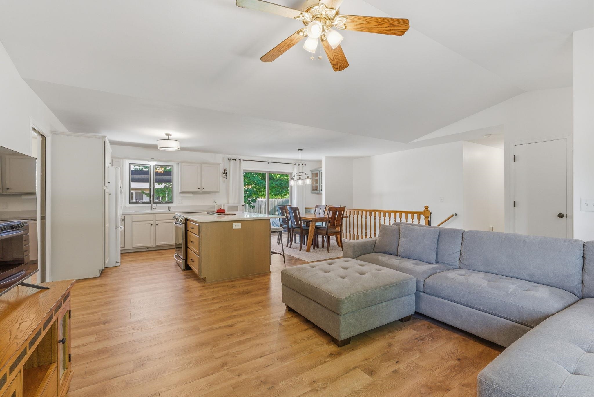 506 Wedgewood Court Hesston KS 67062