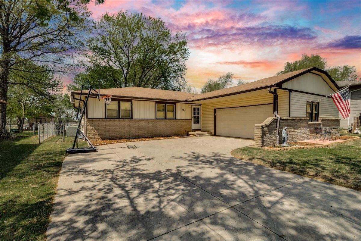 1005 N 1st Avenue Mulvane KS 67110