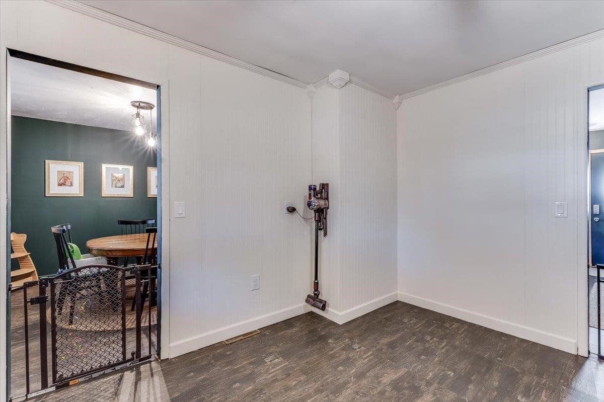 1005 N 1st Avenue Mulvane KS 67110