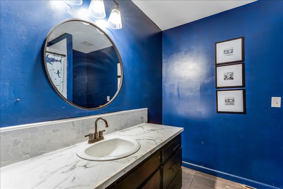 1005 N 1st Avenue Mulvane KS 67110