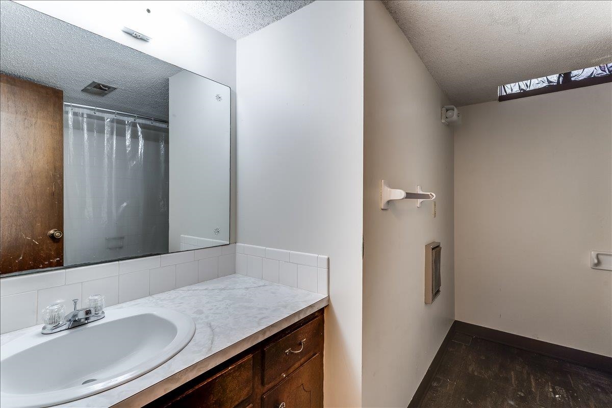 1005 N 1st Avenue Mulvane KS 67110