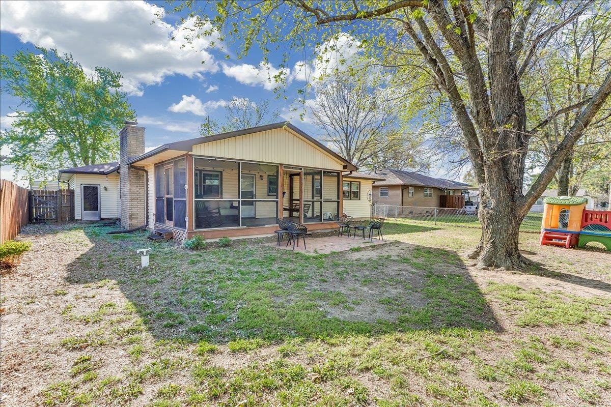 1005 N 1st Avenue Mulvane KS 67110