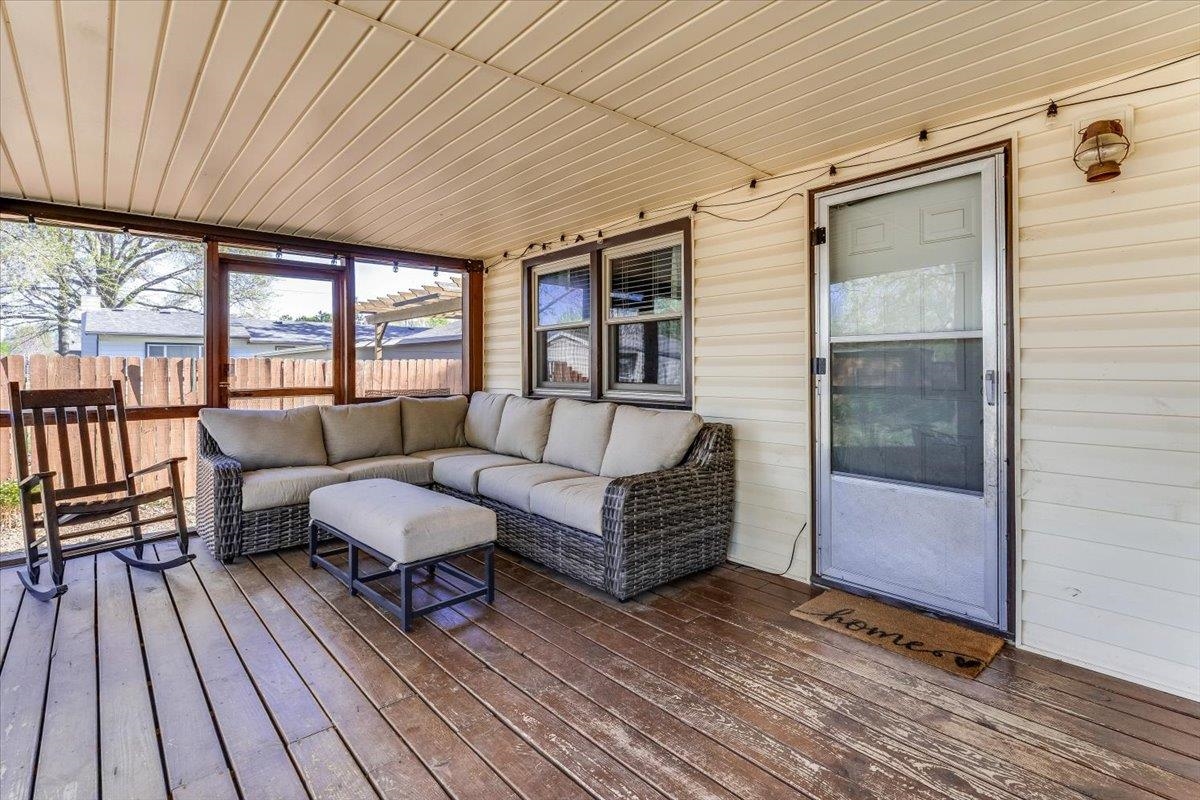 1005 N 1st Avenue Mulvane KS 67110