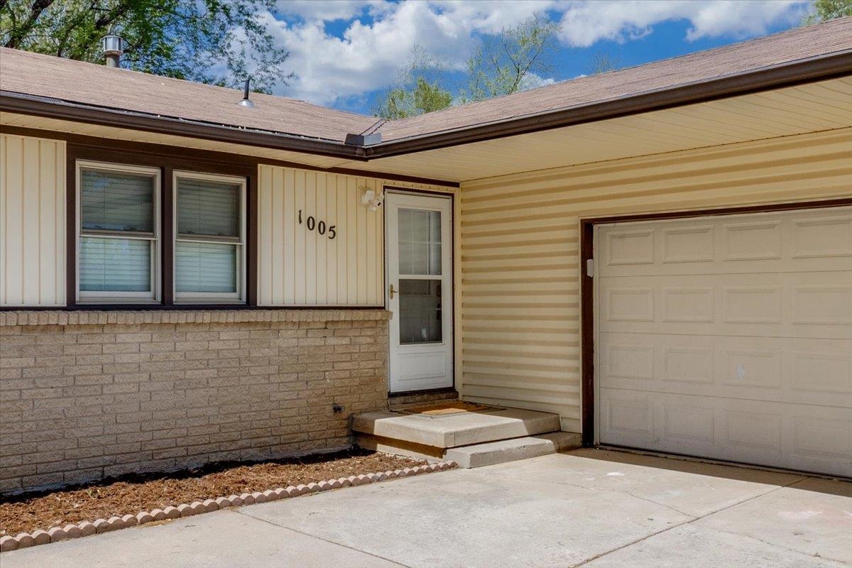 1005 N 1st Avenue Mulvane KS 67110