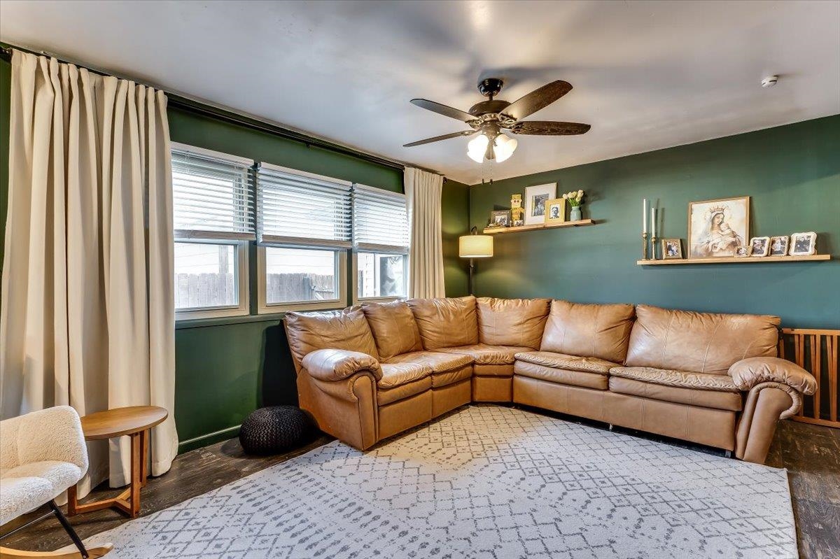 1005 N 1st Avenue Mulvane KS 67110