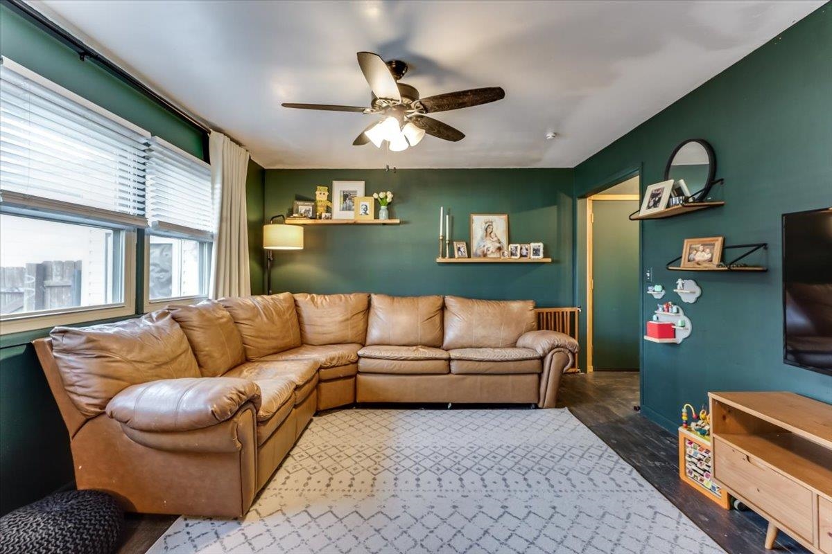 1005 N 1st Avenue Mulvane KS 67110