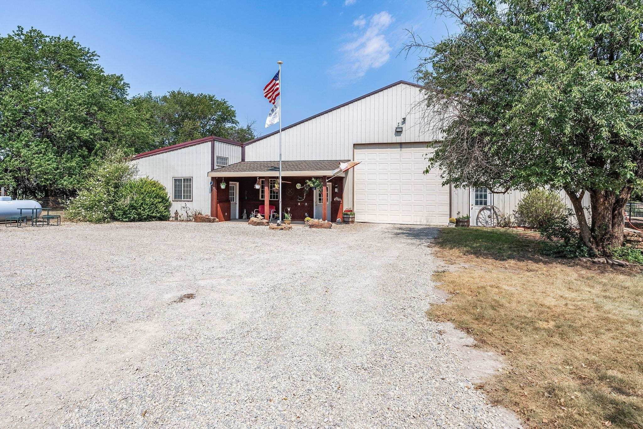 21950 W 79th Street S Viola KS 67149