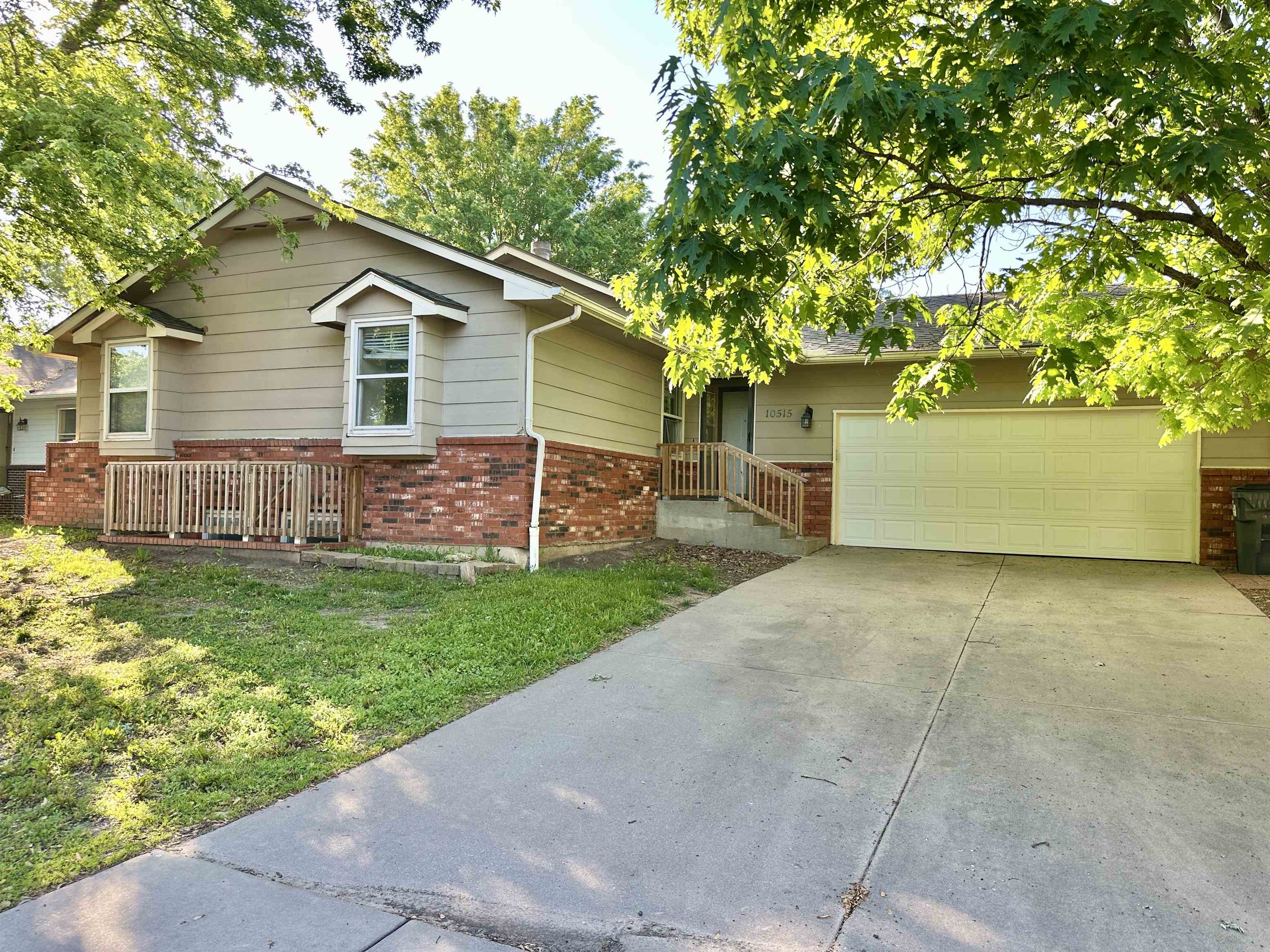 10515 E Countryside Wichita KS 67207