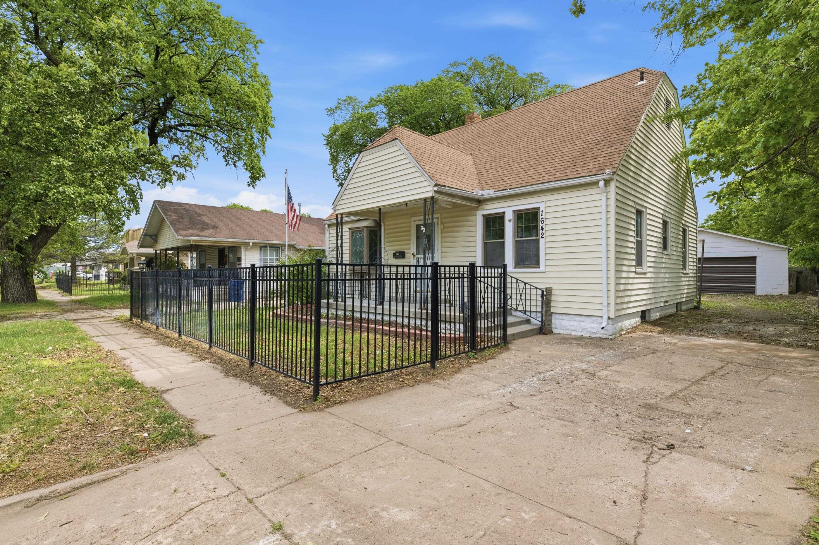 1642 S Mosley Wichita KS 67211