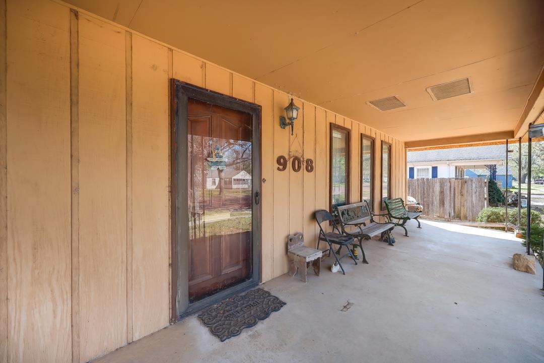 908 N 4th Street Arkansas City KS 67005