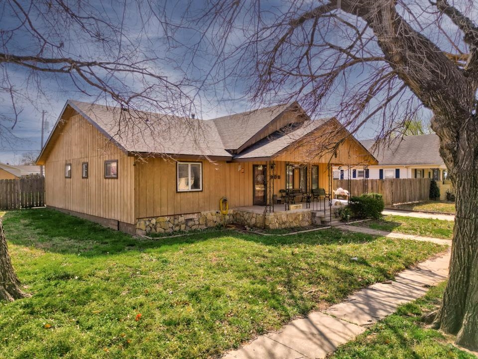 908 N 4th Street Arkansas City KS 67005