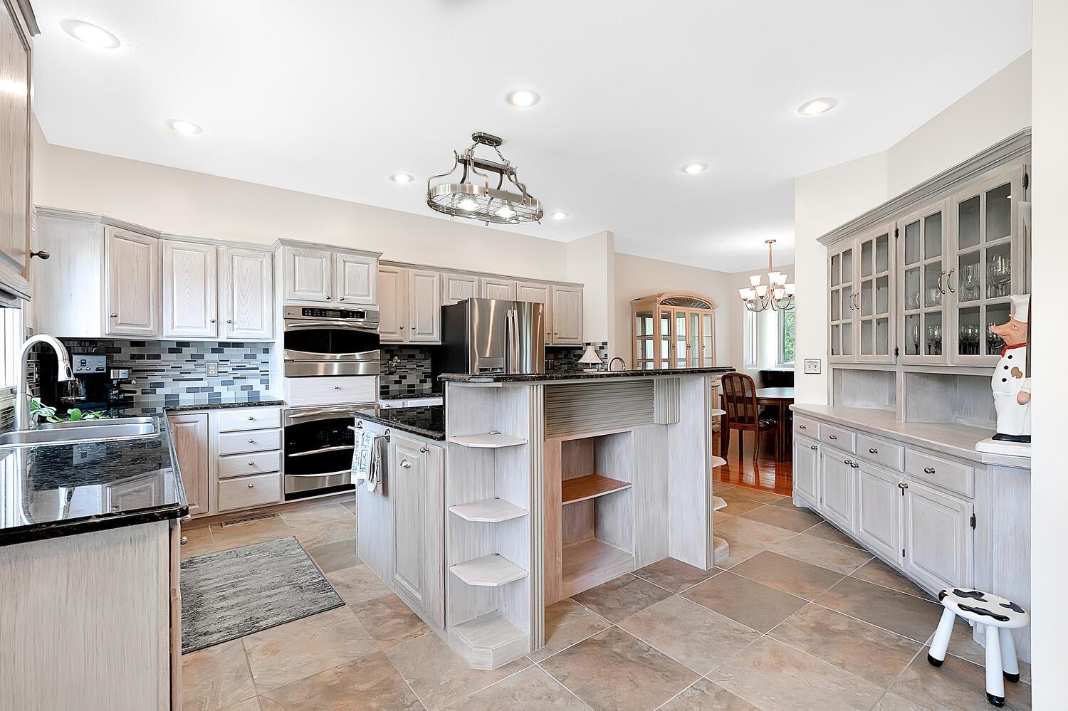 114 S Lakeside Drive Andover KS 67002