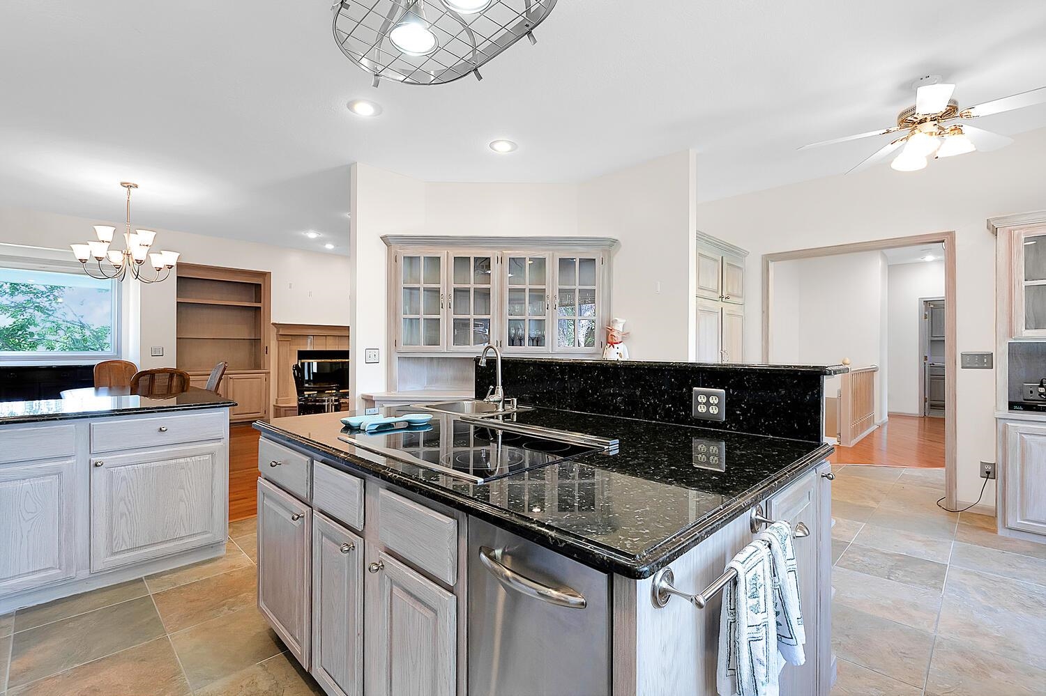 114 S Lakeside Drive Andover KS 67002