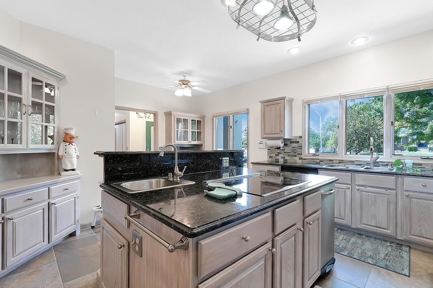 114 S Lakeside Drive Andover KS 67002