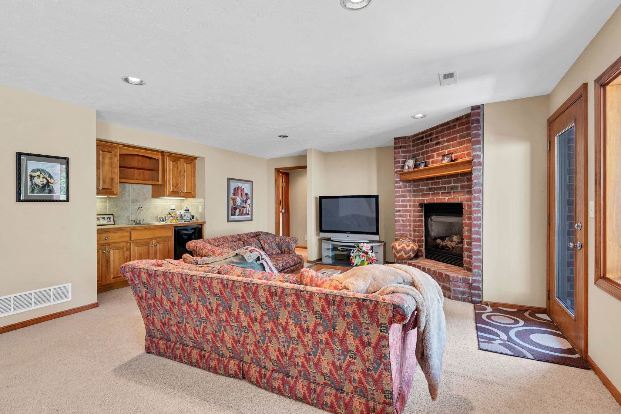 9237 N Wilson Estates Court Wichita KS 67206