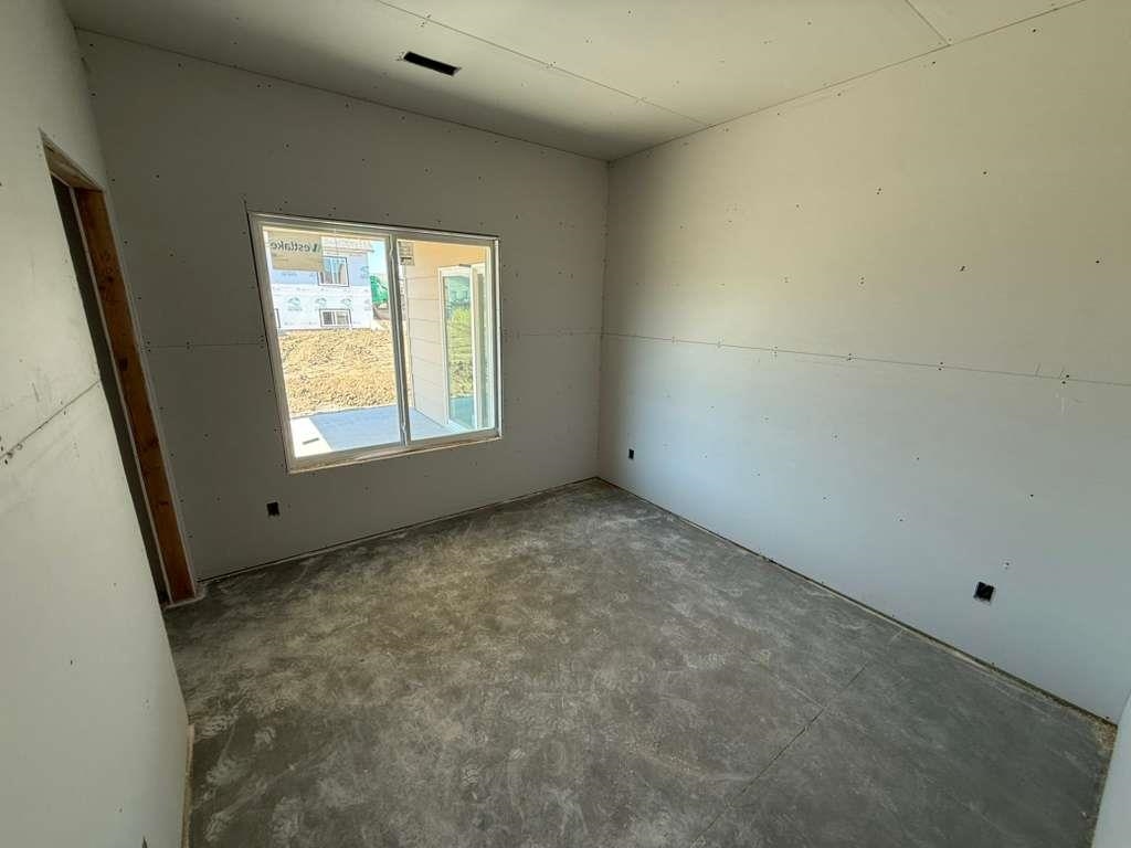 5079 N Toben Drive Bel Aire KS 67226