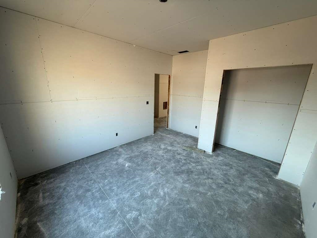 5079 N Toben Drive Bel Aire KS 67226
