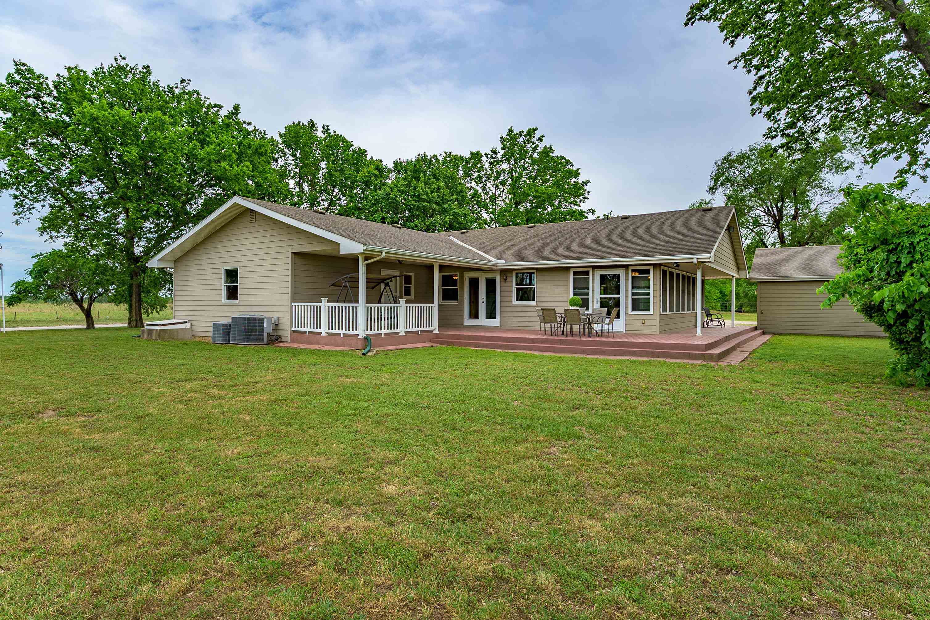 829 N Greenwich Road Belle Plaine KS 67013