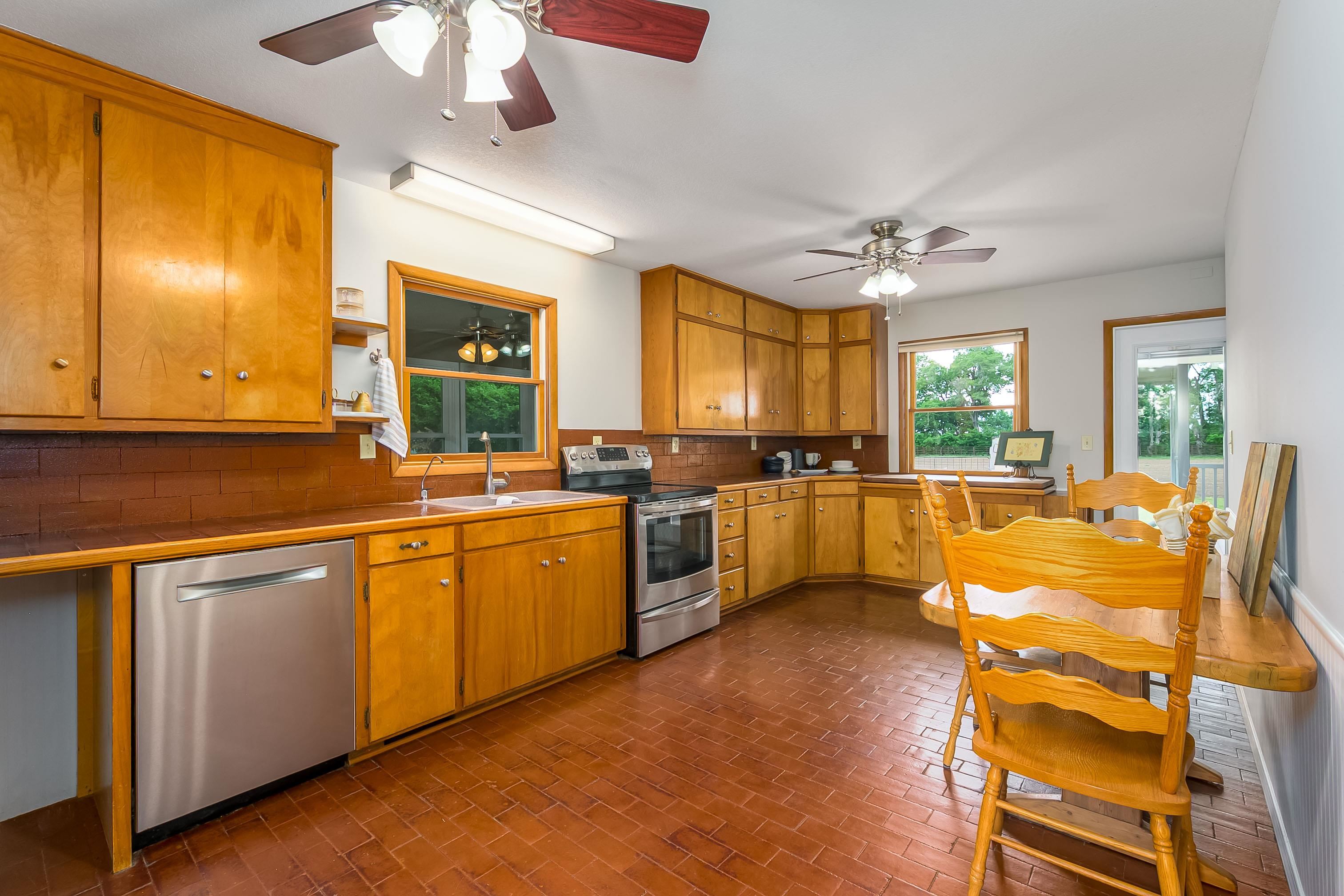 829 N Greenwich Road Belle Plaine KS 67013