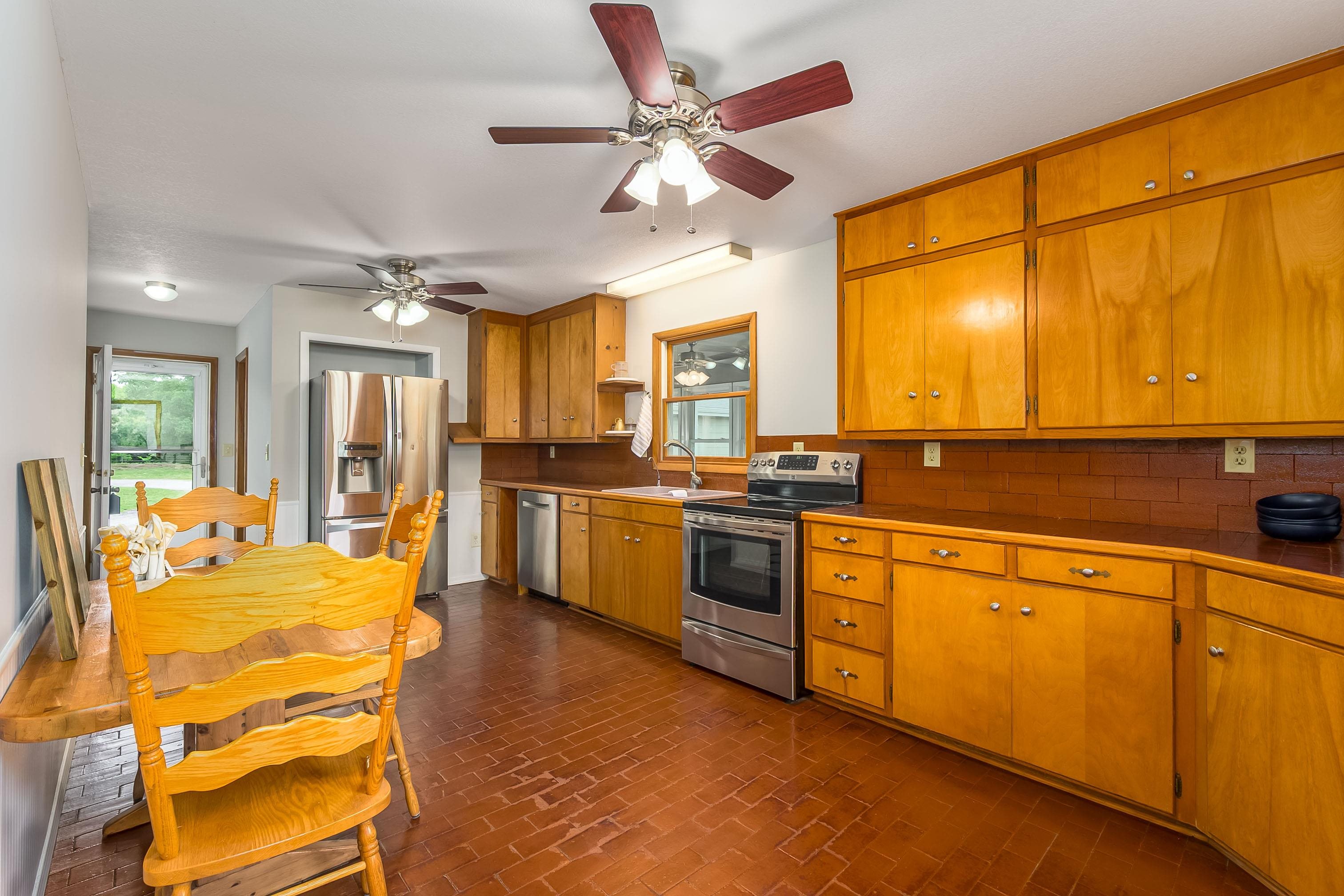 829 N Greenwich Road Belle Plaine KS 67013