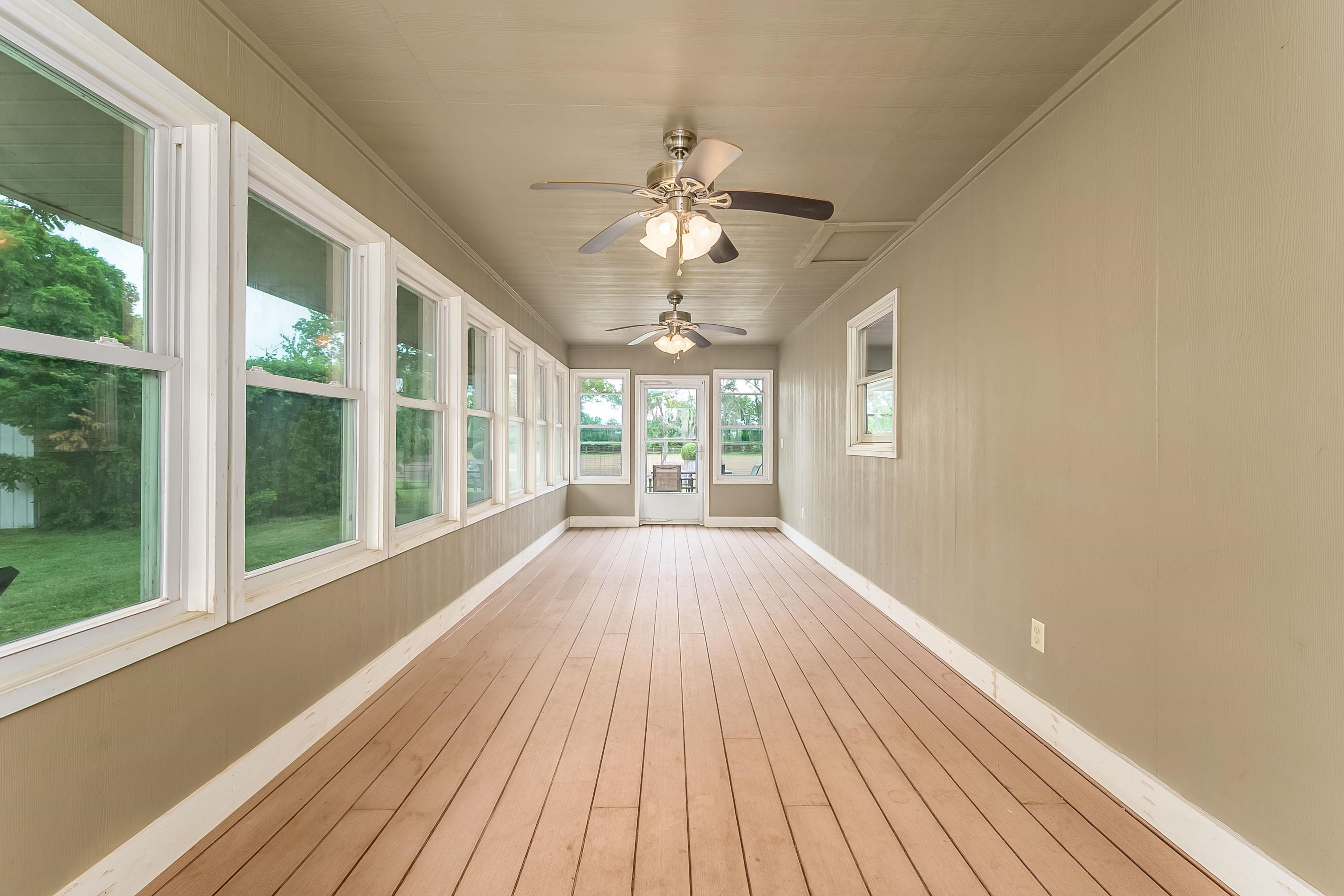 829 N Greenwich Road Belle Plaine KS 67013
