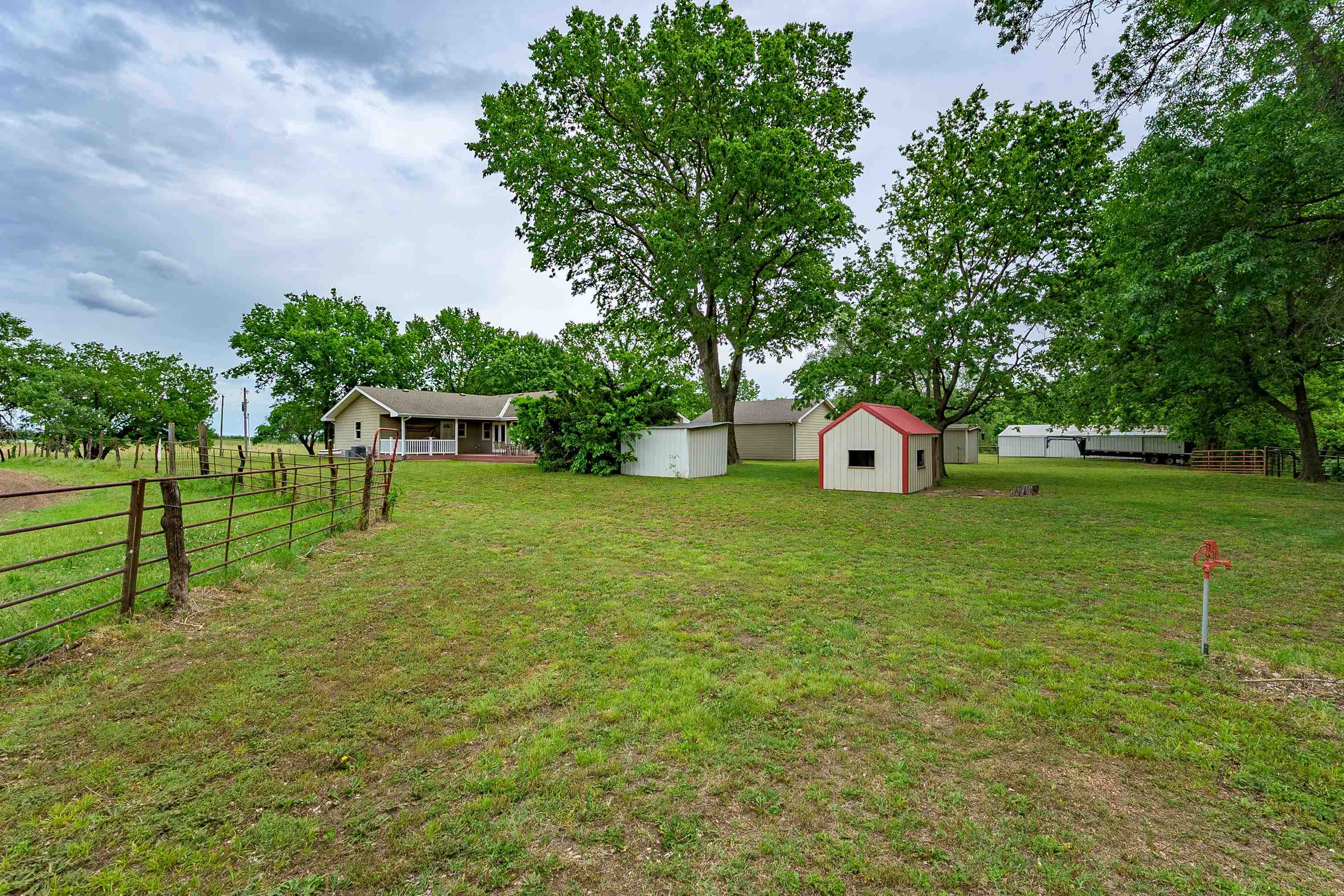 829 N Greenwich Road Belle Plaine KS 67013