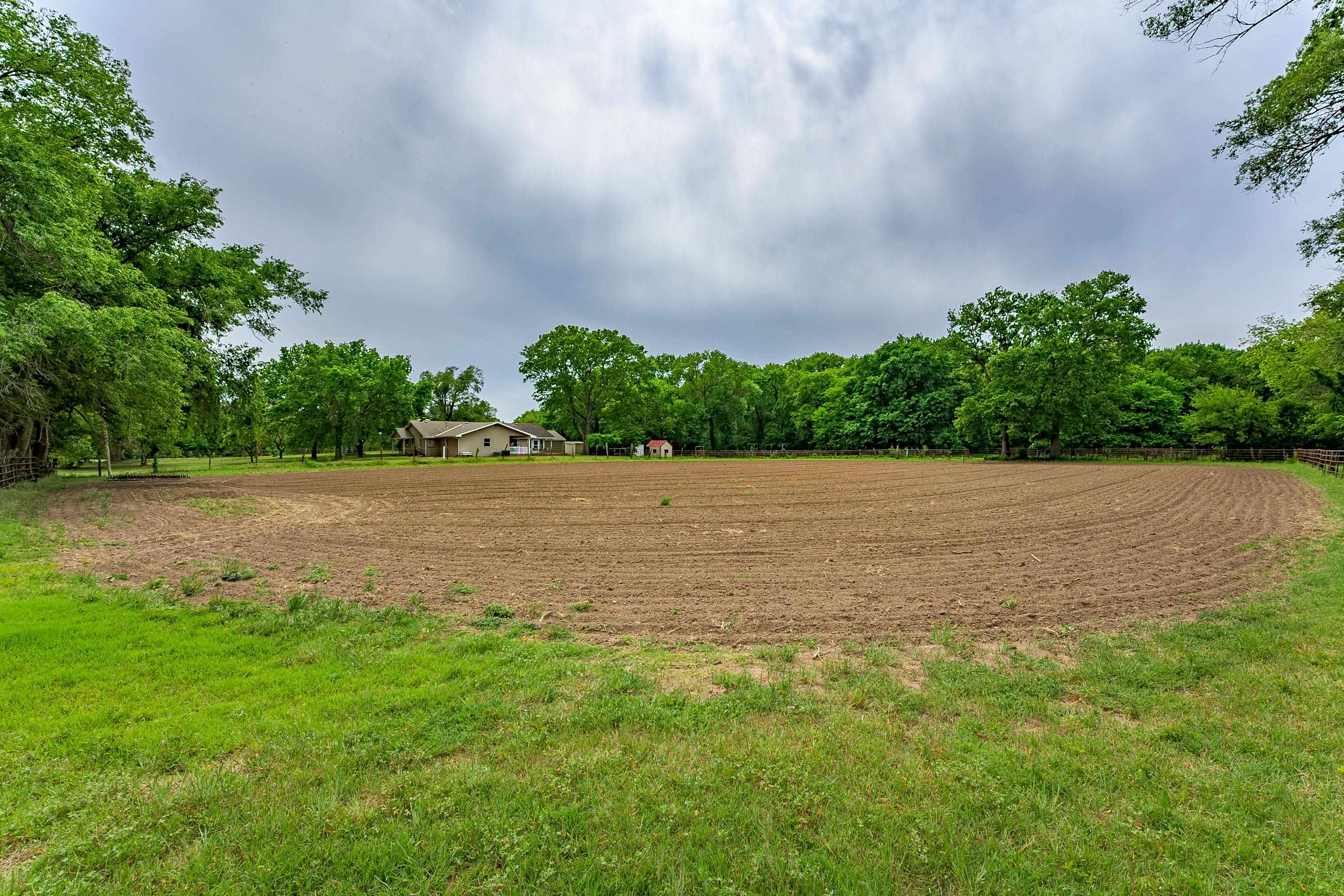 829 N Greenwich Road Belle Plaine KS 67013