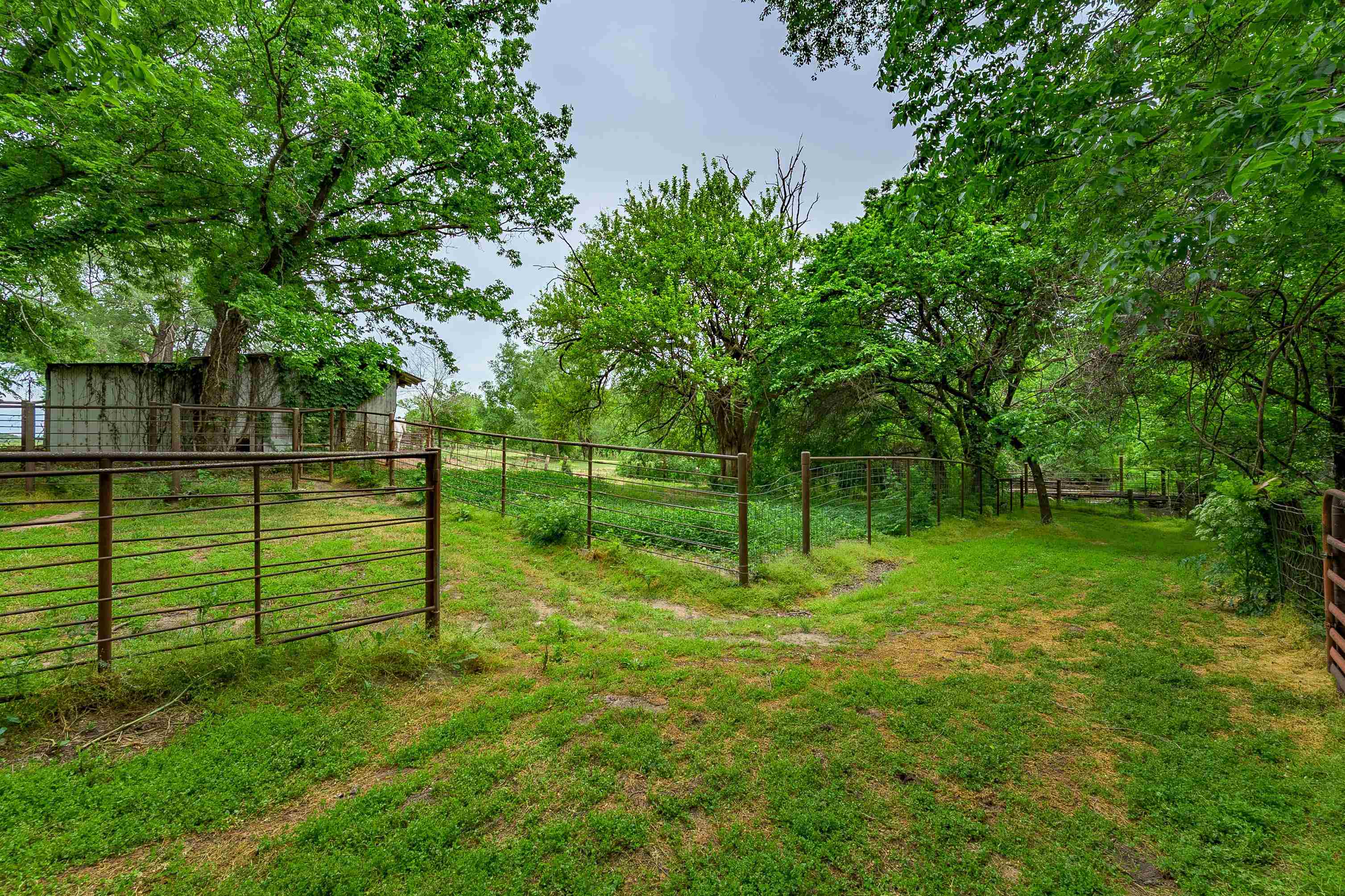 829 N Greenwich Road Belle Plaine KS 67013