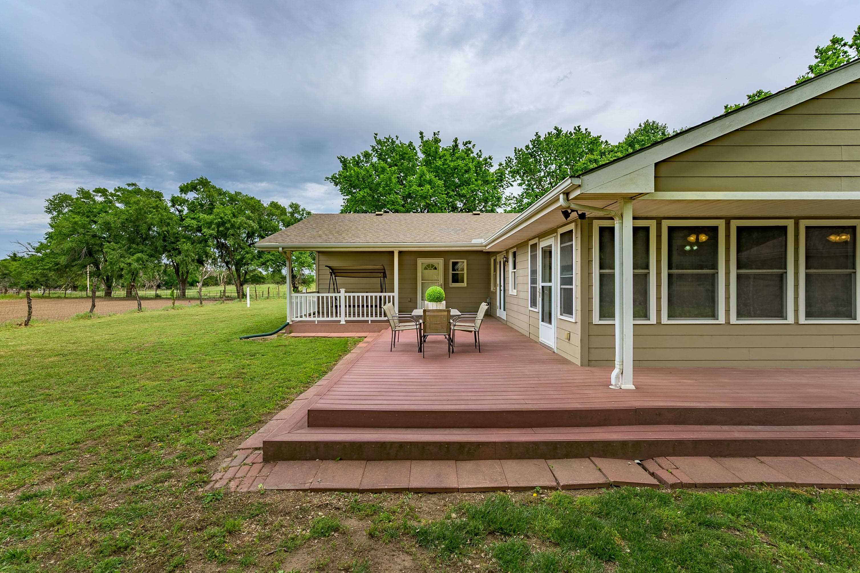 829 N Greenwich Road Belle Plaine KS 67013