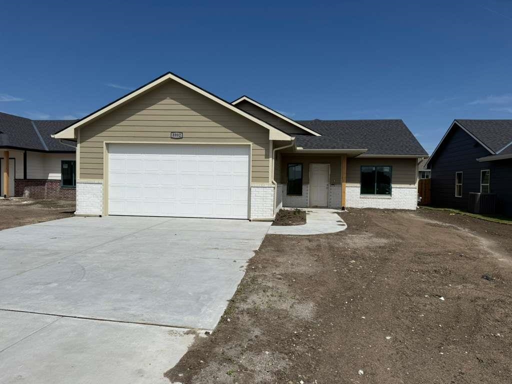 8992 E Forbes Circle Bel Aire KS 67226