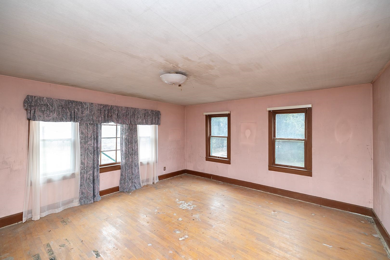 2216 E Ford Valley Center KS 67147